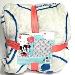 Disney Mickey Mouse Plush Blanket - White and Blue